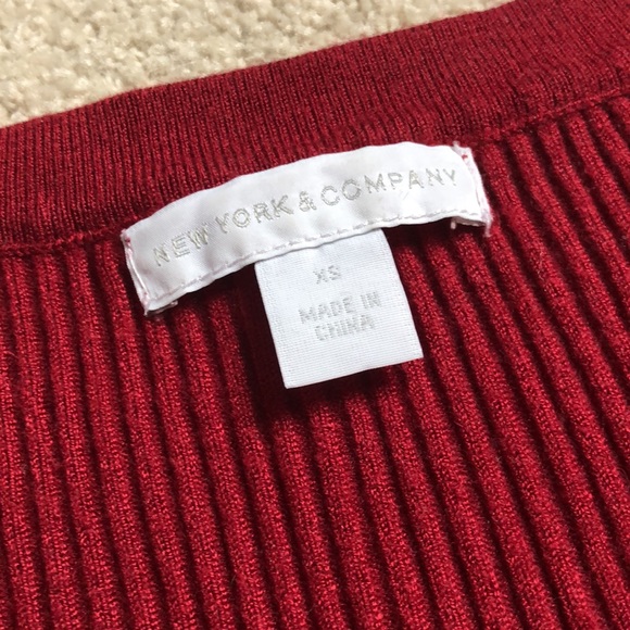 NY&Co Gorgeous Red Wine ¾ Sleeve Sweater - Picture 3 of 4
